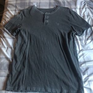 Medium American Eagle button t-shirt